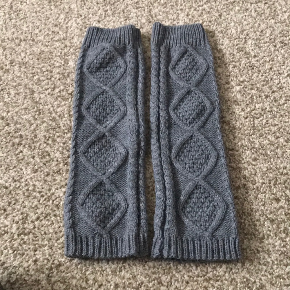 💥 NWOT!! Cable Knit Grey Leg Warmers!!